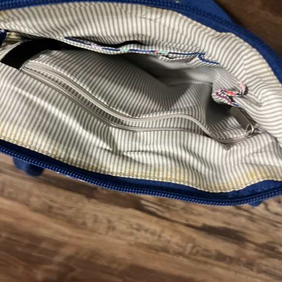 Floral Quilted Crossbody Bag - Picture 4 of 9